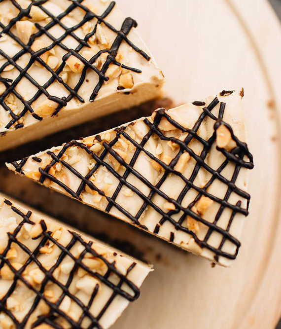 Raw Snickers Cake – prajitura snickers – Greenlicious Oradea (5)