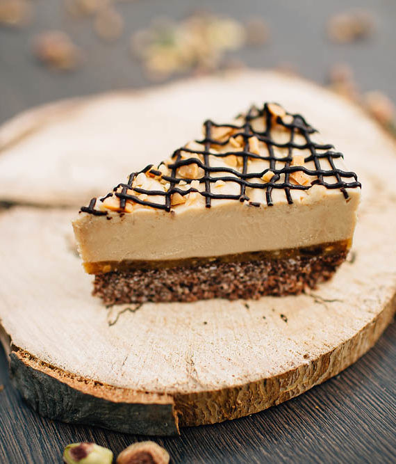 Raw Snickers Cake – prajitura snickers – Greenlicious Oradea (7)