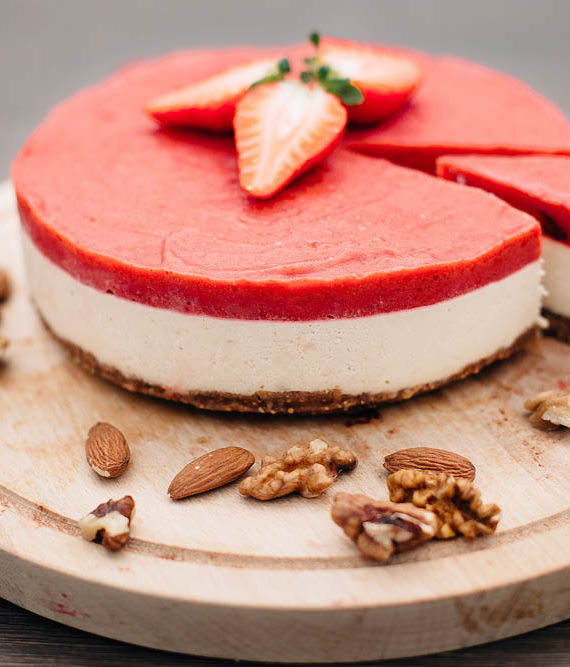 Raw Strawberry Cake – prajitura capsuni – Greenlicious Oradea (3)