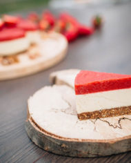 Raw Strawberry Cake – prajitura capsuni – Greenlicious Oradea (7)